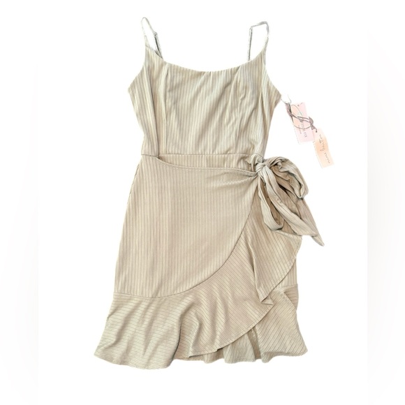 Nine Britton Sage Green Wrap Mini Dress NWT - Picture 7 of 10